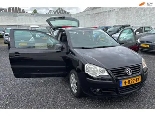 Volkswagen Polo 1.4-16V Trendline Panoramadak-CruiseControl-Stoelverwarming