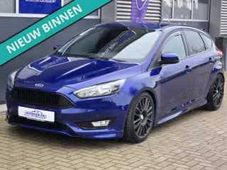 Ford Focus 1.5 EcoBoost 150pk ST-Line sportief uitgevoerd!
