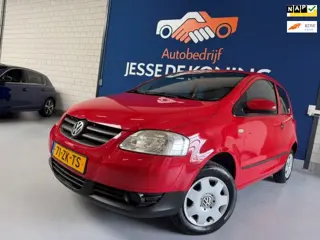 Volkswagen Fox 1.4 Trendline / bj.2008 / kleur: rood / stuurbekrachtiging / stereo / APK tot 06/2027
