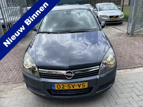 Opel Astra 1.6 Executive Weinig km frisse staat nw apk nap trekhaak zie foto’s