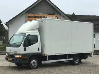 Mitsubishi Canter FE649 3.9L 24 Volt 2 batteries 6 bolts box + lift