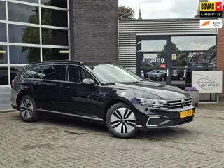 Volkswagen Passat Variant 1.4 TSI PHEV GTE Business Premium | Zwenkbare trekhaak | Camera | Massages