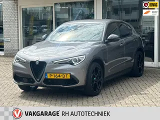 Alfa Romeo Stelvio 2.0 T AWD First Edition Carbon, Veloce uitgevoerd, ABC uitlaatklep.