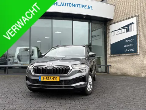 Skoda Karoq 1.5 TSI ACT*NAVI*ECC*CAM*HAAK*CARPLAY*