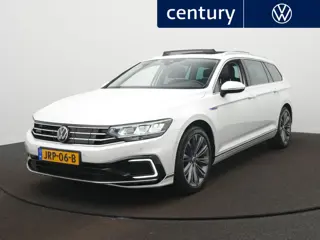 Volkswagen Passat Variant 1.4 TSI PHEV GTE Business Navigatie - ACC - Stoelverwarming - Pano-dak - C