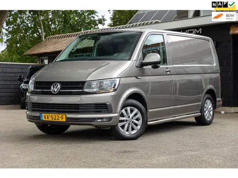Volkswagen Transporter 2.0 TDI L1H1 Highline Trekhaak I Leder I 3 Zits I Sidebars I Airco I Cruise I
