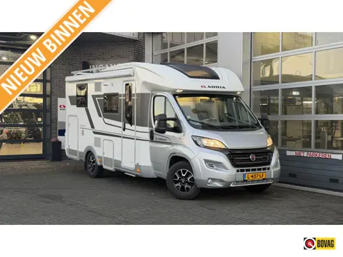 Adria Coral 600 SL 9 traps Automaat