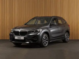 BMW X1 sDrive20i CAMERA | HUD | LEDER (bj 2019, automaat)