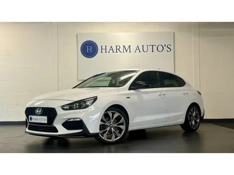 Hyundai I30 Fastback 1.4 T-GDI N Line 140pk LED / PDC / Cuise / Lane / '18'