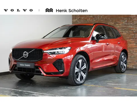 Volvo XC60 T6 Plug-in hybrid AWD Plus Dark | Trekhaak | Verwarmbare voorstoelen+stuurwiel+achterbank