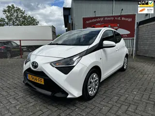 Toyota Aygo 1.0 VVT-i x-play limited | Camera | Apple Carplay | Airco