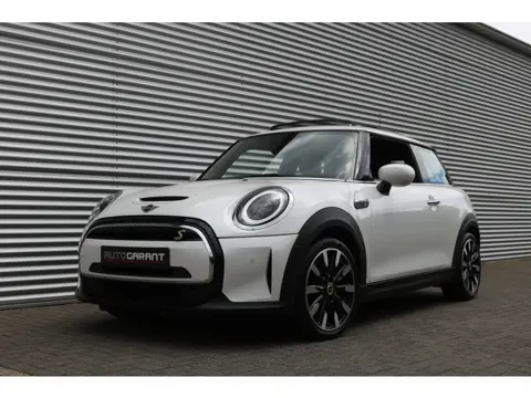 MINI Electric MINI Electric 33 kWh (SOH 95.6% Panoramadak Sportleder Carplay HeadUp HarmanKardon Key