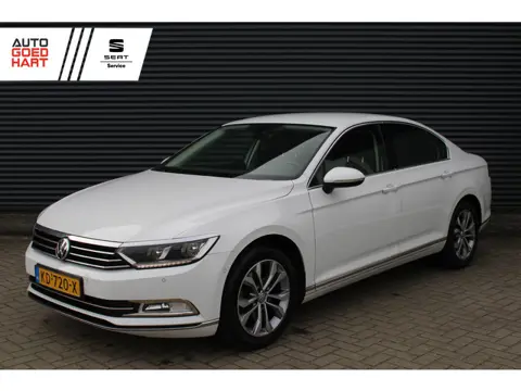 Volkswagen Passat 1.4 TSI ACT Highline Leer/Alcantara Full-Led camera Carplay