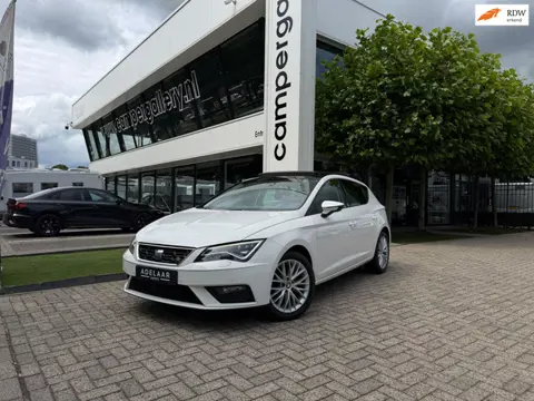 SEAT Leon 1.5 TSI PANORAMADAK, APPLE CARPLAY, XENON, PDC, STOELVERWARMING
