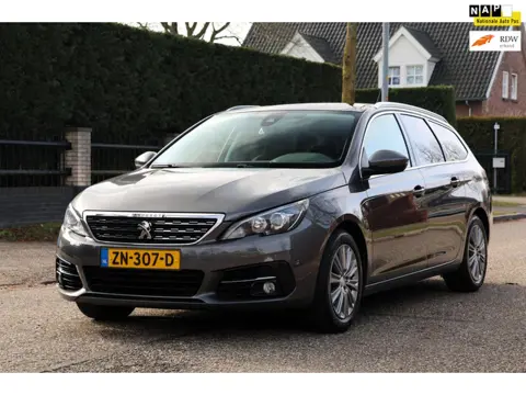 Peugeot 308 SW 1.2 PureTech Allure | PANO | CARPLAY | CLIMA | CRUISE | TREKHAAK | MOOIE GOED ONDERHO