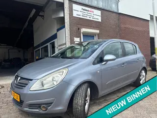 Opel Corsa 1.4-16V CosmoAUTOMAAT&AIRCO&JAAR APK &NAP