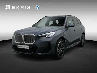 BMW iX1 eDrive20 M Sportpakket | Comfort Pack | Travel Pack | Trekhaak | Panoramadak | Elektrisch Ve