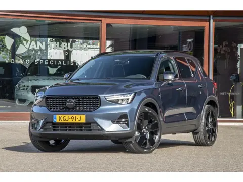 VOLVO XC40 2.0 B4 PLUS BLACK EDITION