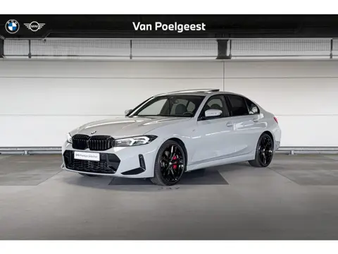 BMW 3 Serie Sedan 318i M-Sport