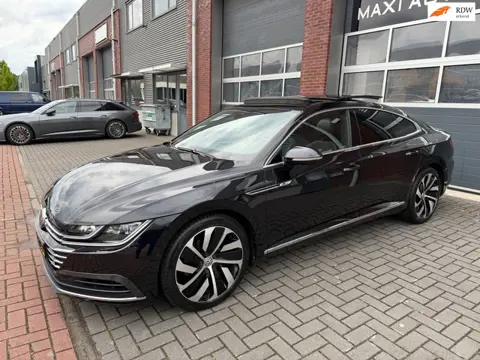 Volkswagen Arteon 1.5 TSI R-Line LED ACC Pano Camera Virtual