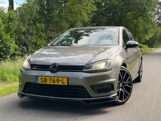 Volkswagen Golf 1.4 TSI Highline | R-Line + 4- Uitlaten + Keyless Nu € 8.975,-!!!