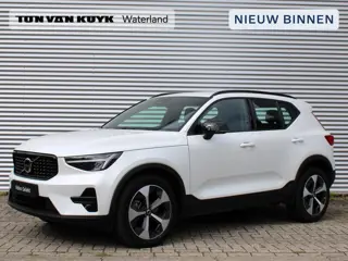 Volvo XC40 2.0 B4 Plus Dark Automaat / All Seasonbanden / Verwarmd voorruit / Trekhaak / Google Navi