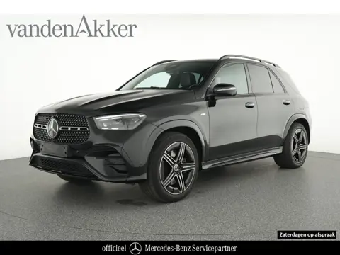 Mercedes-Benz GLE 400 AMG-Line // Luchtvering // Trekhaak 3.500kg // Distronic // Leder // Memory //