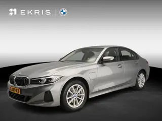 BMW 3 Serie Sedan 320e | LED | Leder | Navigatie | Sportstoelen | Clima | PDC | DAB | Alu 17 inch