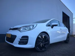 Kia Rio 1.2 CVVT DynamicLine 5-Deurs - Airco - Navigatie