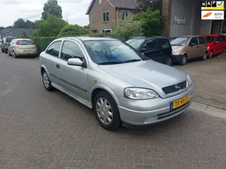 Opel Astra 1.6 GL AUTOMAAT met Nieuwe APK