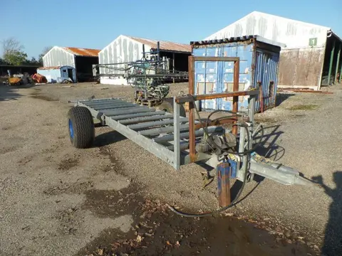 Diversen Wagen rollen met lier