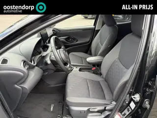 Toyota Yaris 1.5 Hybrid 115 Dynamic | Apple CarPlay/Android auto | Stoel en stuurverwarming | Achter