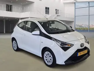 Toyota Aygo 1.0 VVT-i x-play AUT! 1e Eig! Camera! Nwe APK! VERWACHT!