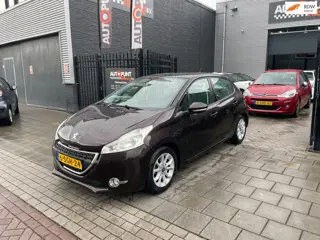 Peugeot 208 1.4 VTi Active Trekhaak Airco Navi PDC NAP APK