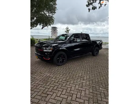 Dodge Ram 1500 5.7 V8 4x4 Crew Cab Sport