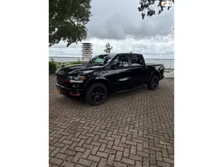 Dodge Ram 1500 5.7 V8 4x4 Crew Cab Sport