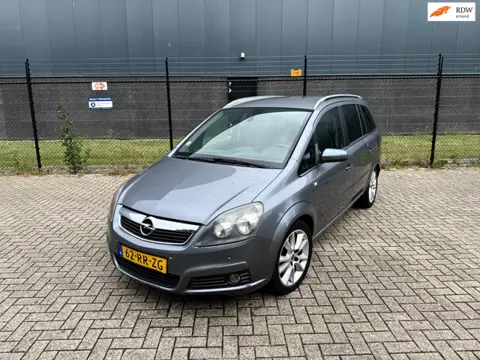Opel Zafira 2.2 Cosmo *Airco-Trekhaak-7 Persoons*