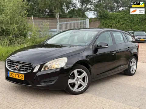 Volvo V60 1.6 T3 Kinetic Airco Cruise LM.velgen Navi Psensor