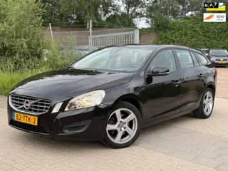 Volvo V60 1.6 T3 Kinetic Airco Cruise LM.velgen Navi Psensor