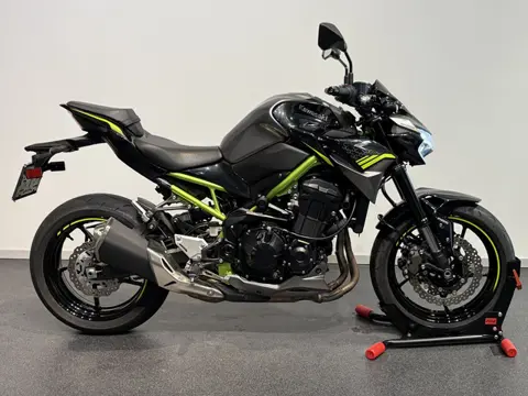 Kawasaki Z900 (70kw) (bj 2020)