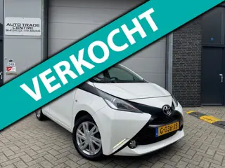 Toyota Aygo 1.0 VVT-i x-cite [Achteruitrijcamera | Carplay | Airco | Volledig OH]