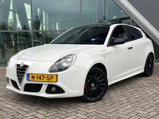 Alfa Romeo Giulietta 1.4 T Exclusive Automaat, Pano, Leder, Zeer Mooi!