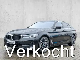 BMW 5 Serie 530e Limousine ** LASER, LEDER, NAVI+, HuD, 19-inch LMV, KEYLESS, ALARM ** UNFALLFREI **
