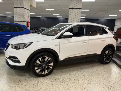 OPEL GRANDLAND X 1.2 T Innovation Navigatie Trekhaak Multimedia ECC