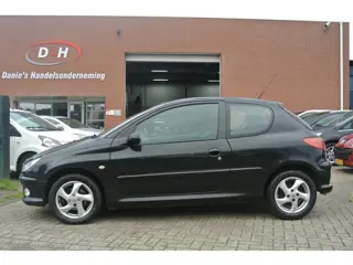 Peugeot 206 1.6-16V Griffe airco nieuwe apk inruil mogelijk nap