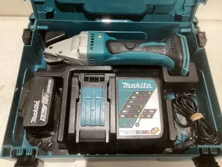 Gebruikte plaatschaar op accu Makita DJS161