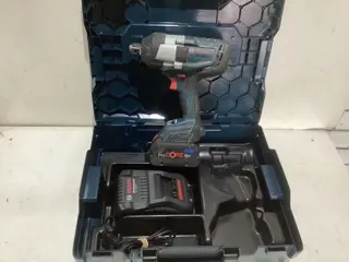 Gebruikte slagmoersleutel op accu Bosch GDS 18V-1050H