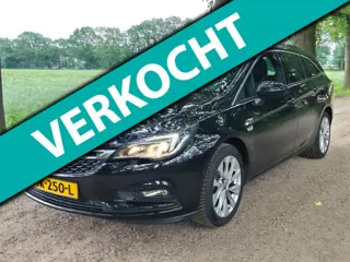 Opel Astra Sports Tourer 1.4 veel luxe en weinig KM!