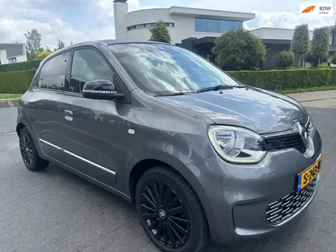 Renault Twingo 1.0 cabriolet 14 dkm navigatie zeer luxe uitgevoerd.