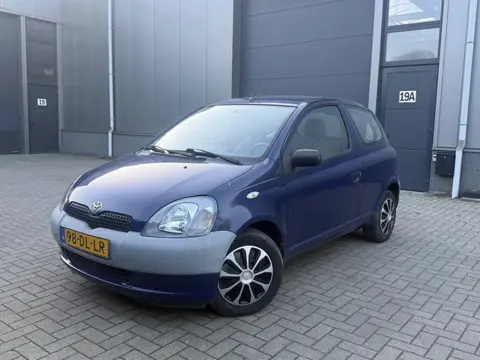 Toyota Yaris 1.0-16V VVT-i Terra 154.350 KM